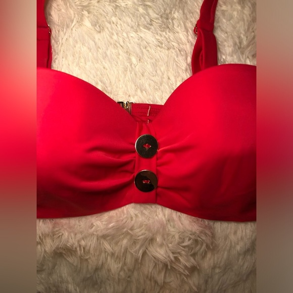 Vibrant Red Bikini Top with Sweetheart Neckline US 32D - Picture 5 of 16